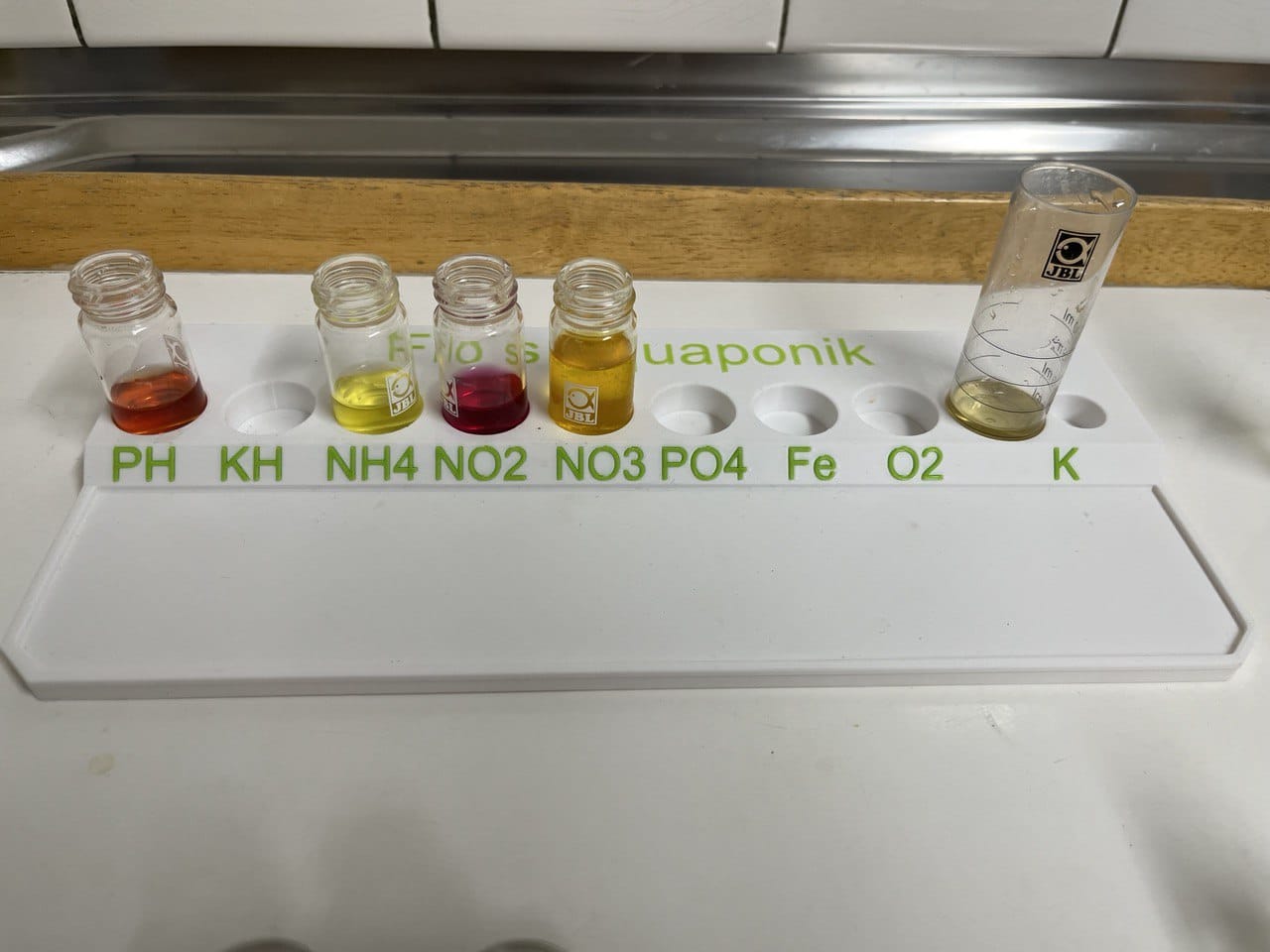 LAB KOI Koffer – Groß – Der ideale Starterkoffer für Aquaponik & Teichpflege